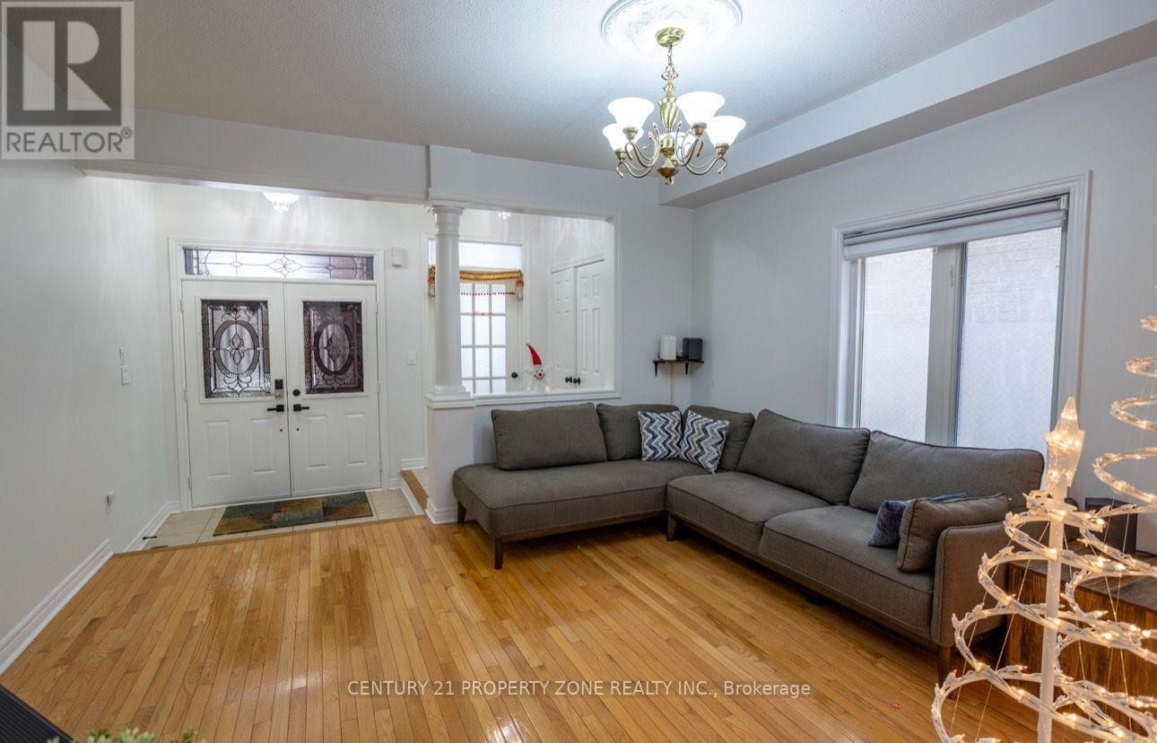 31 Game Creek Crescent, Brampton, Ontario  L7A 0K3 - Photo 3 - W13714252