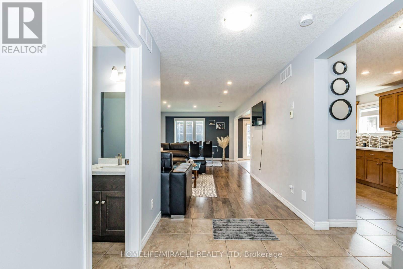 39 Washburn Drive, Guelph, Ontario  N1E 0B6 - Photo 6 - X13714056