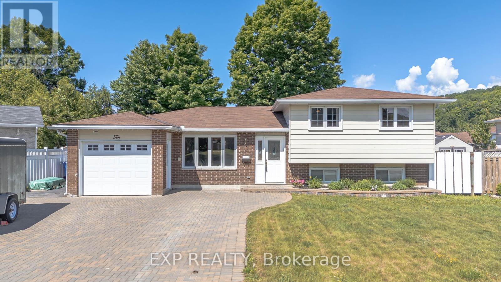 10 KATHRYN CRESCENT, North Bay, Ontario