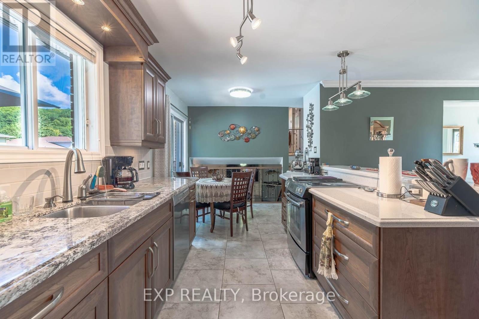 10 Kathryn Crescent, North Bay, Ontario  P1B 8P4 - Photo 11 - X13714228