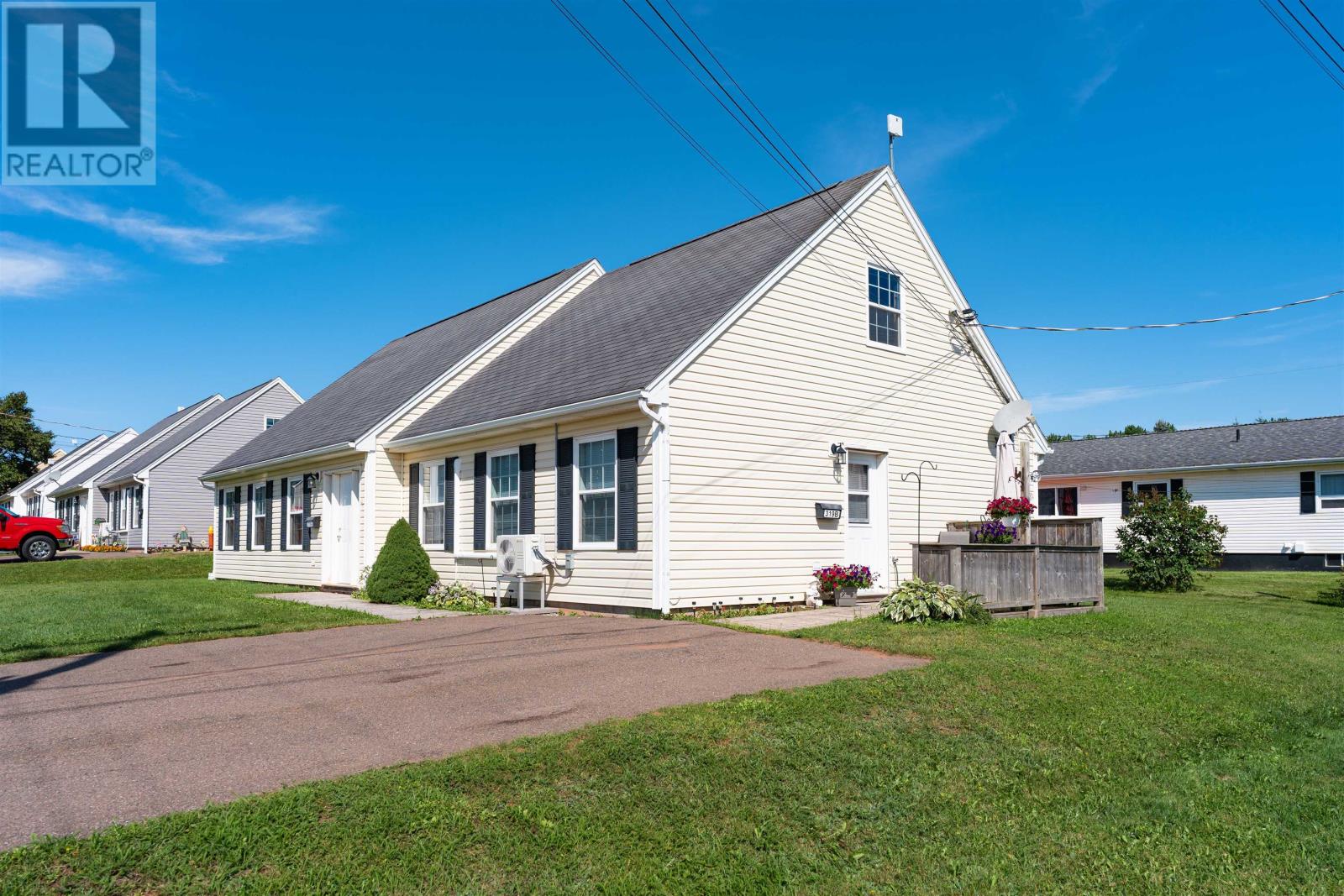 319 Jennifer, Summerside, Prince Edward Island  C1N 6L8 - Photo 3 - 202621567
