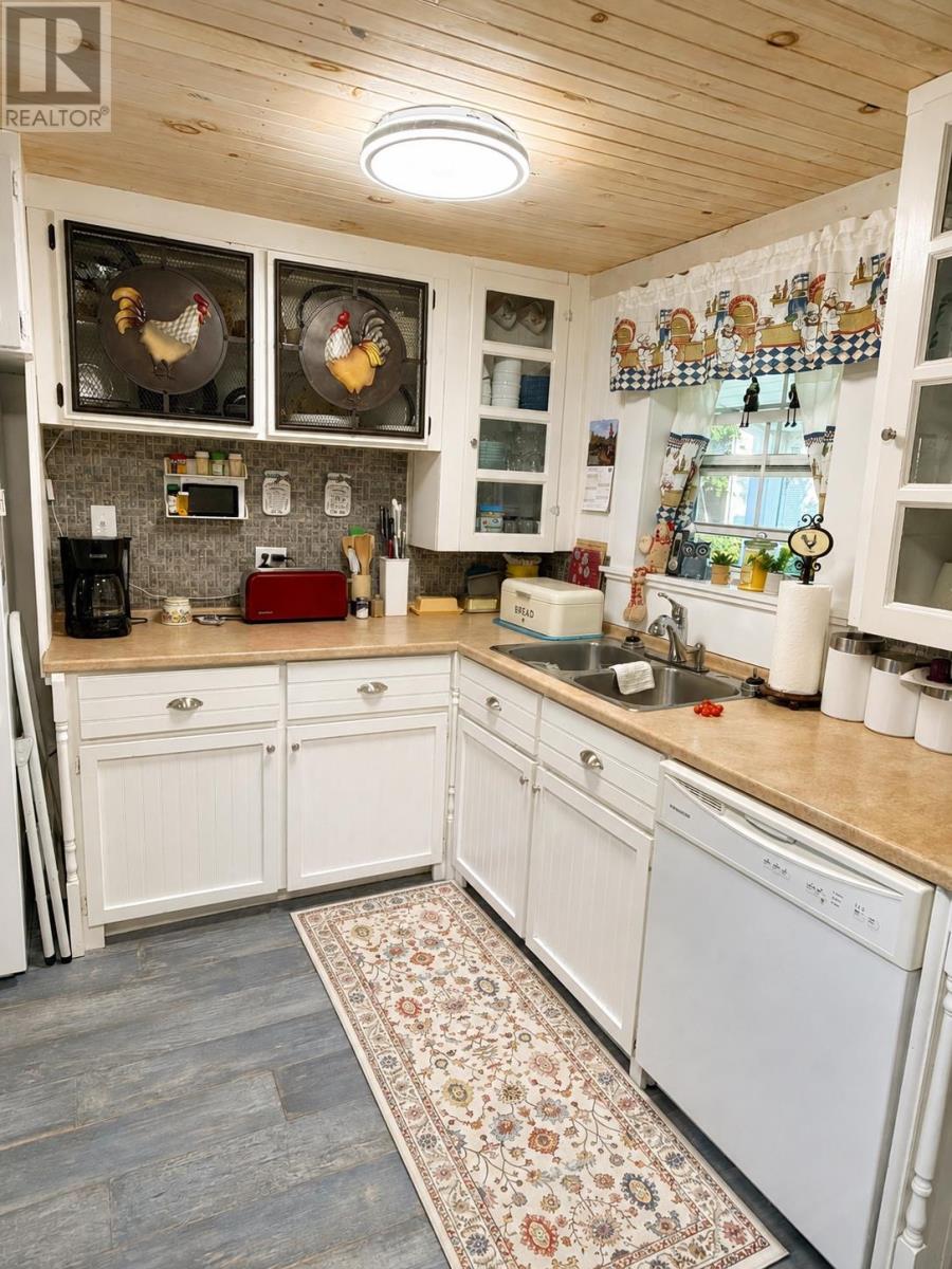 31 Russell Street, Summerside, Prince Edward Island  C1N 2T4 - Photo 2 - 202621568