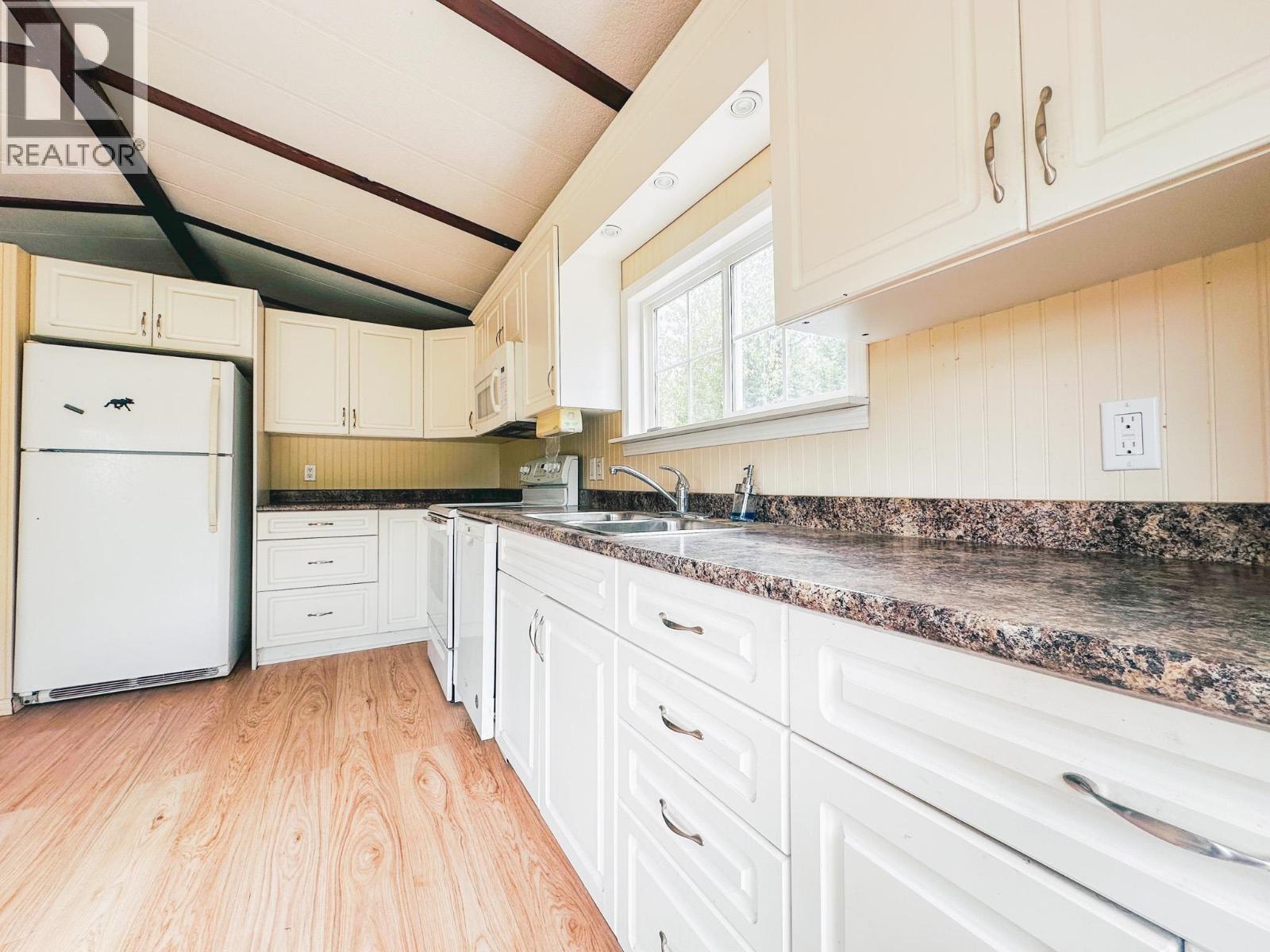 2350 Murphy Road, Burns Lake, British Columbia  V0J 1E1 - Photo 4 - R3158555