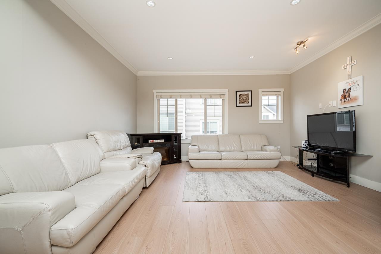 15 19097 64 Avenue, Surrey, British Columbia V3S 6X5 - Photo 3 - R3158673