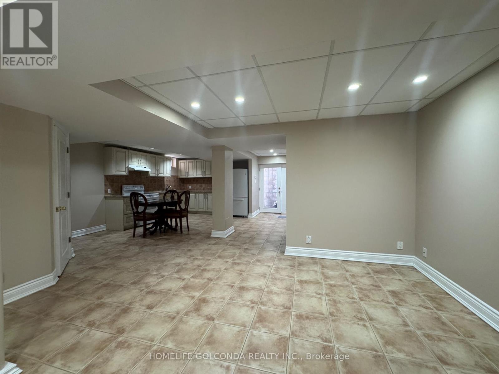 33 Hammerstone Crescent, Vaughan, Ontario  L4J 8B4 - Photo 5 - N13682568