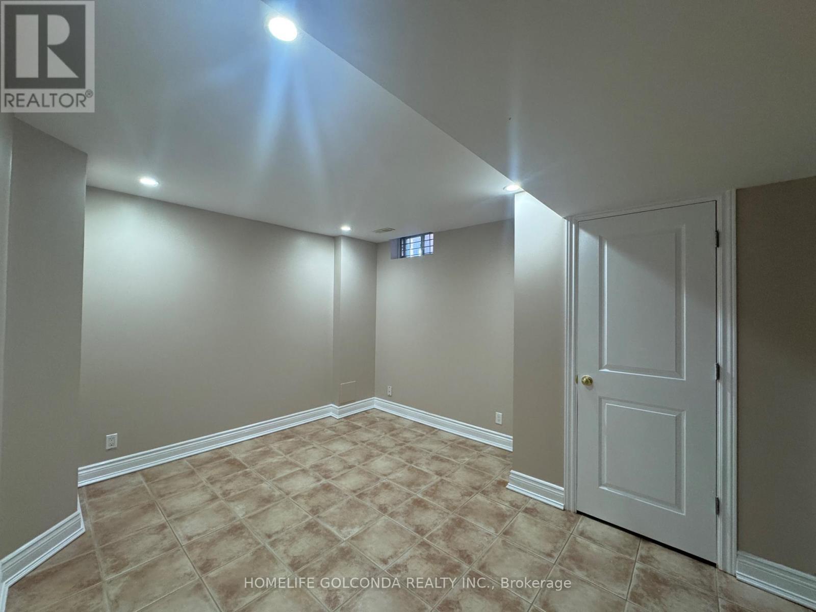 33 Hammerstone Crescent, Vaughan, Ontario  L4J 8B4 - Photo 6 - N13682568