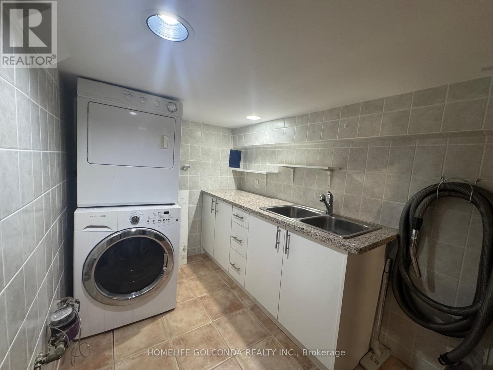 33 Hammerstone Crescent, Vaughan, Ontario  L4J 8B4 - Photo 11 - N13682568