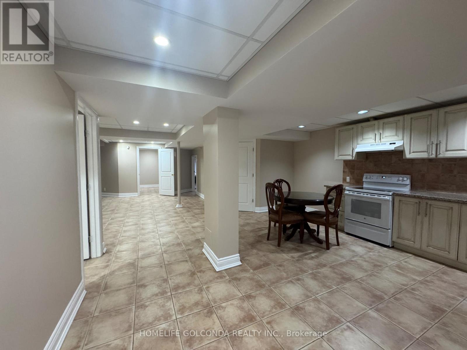 33 Hammerstone Crescent, Vaughan, Ontario  L4J 8B4 - Photo 2 - N13682568