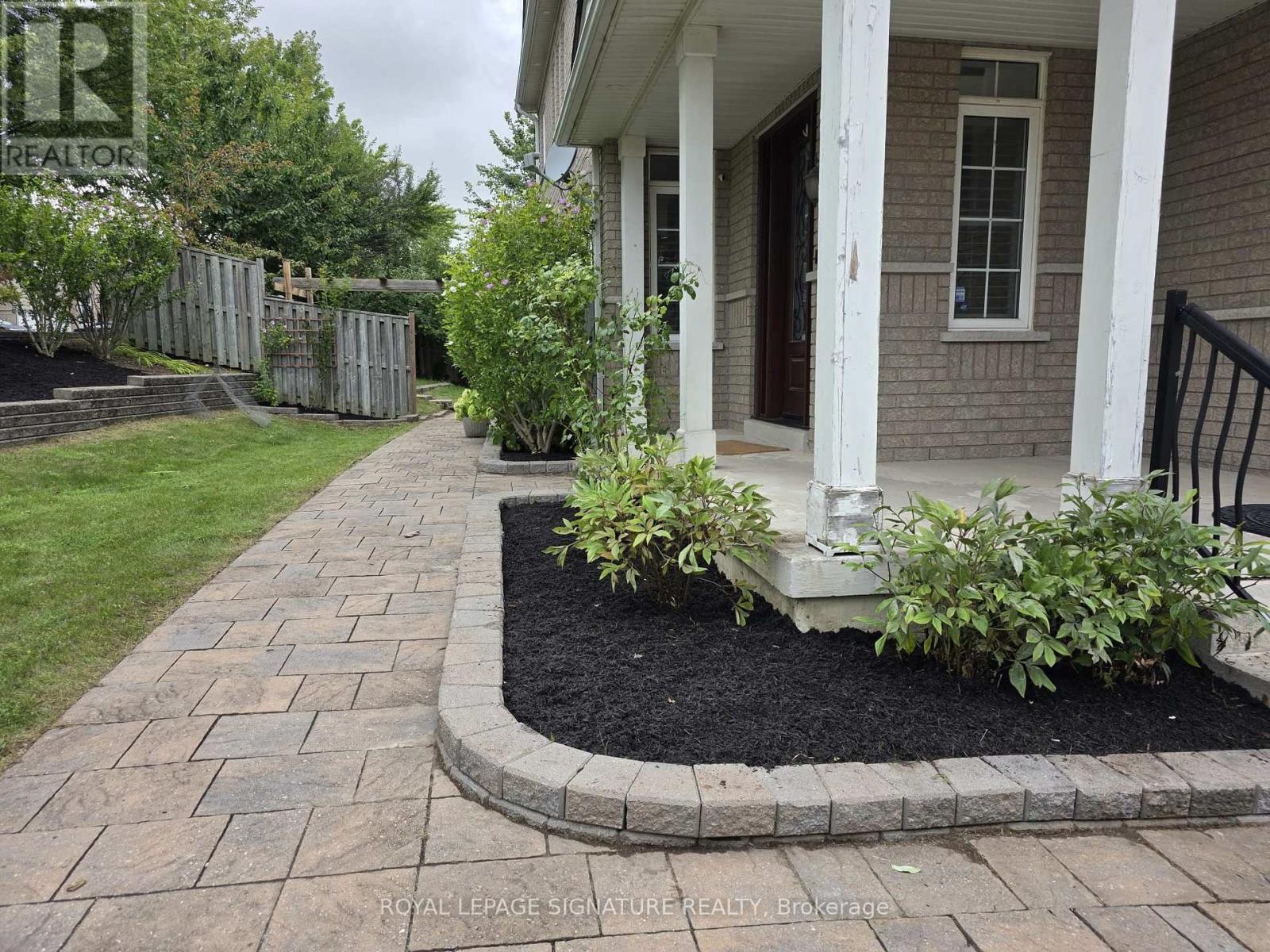267 Laurentian Avenue, Mississauga, Ontario  L4Z 2S4 - Photo 4 - W13700528