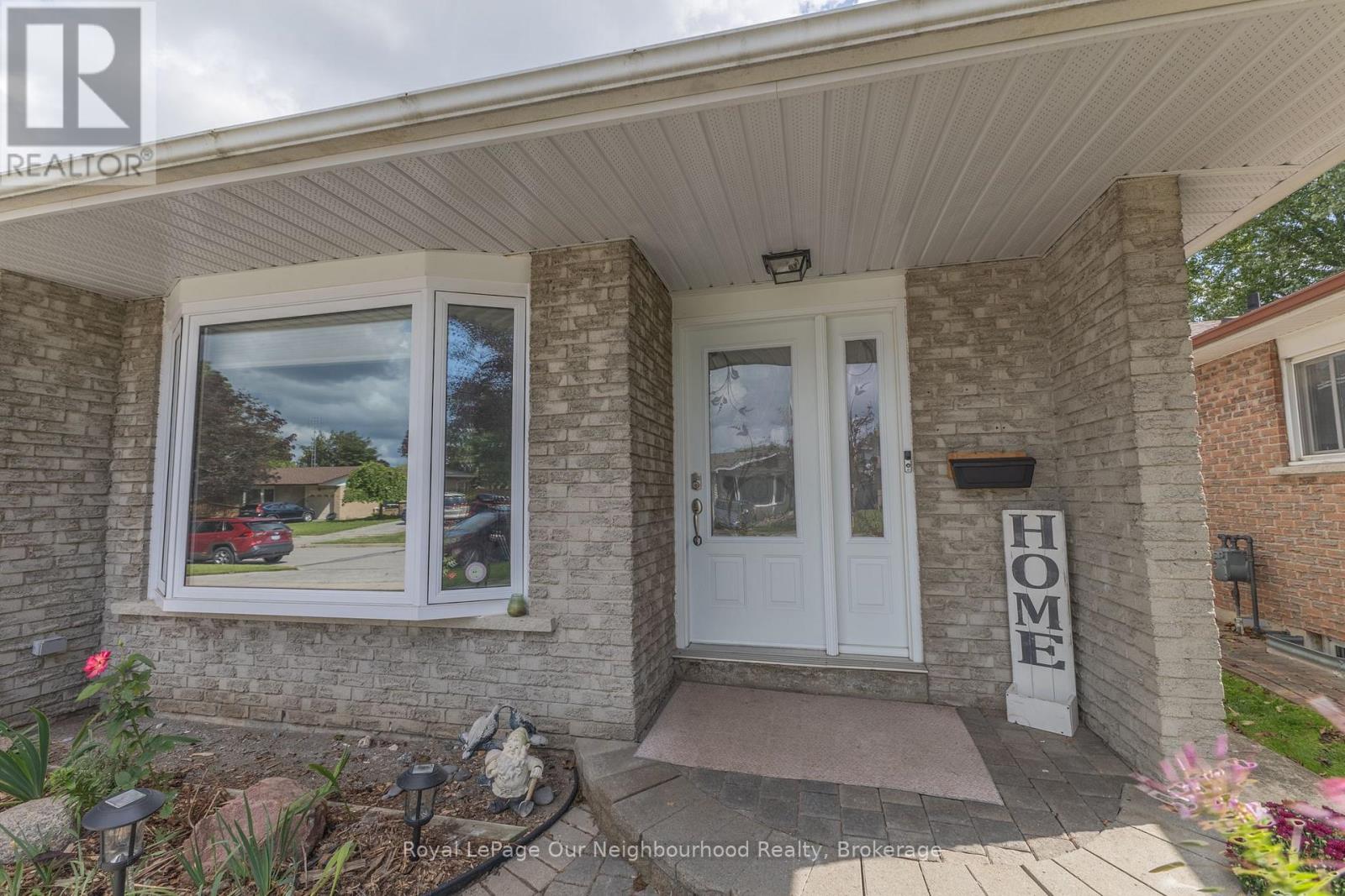 26 Ashdale Crescent, Clarington, Ontario  L1C 3M9 - Photo 4 - E13714322