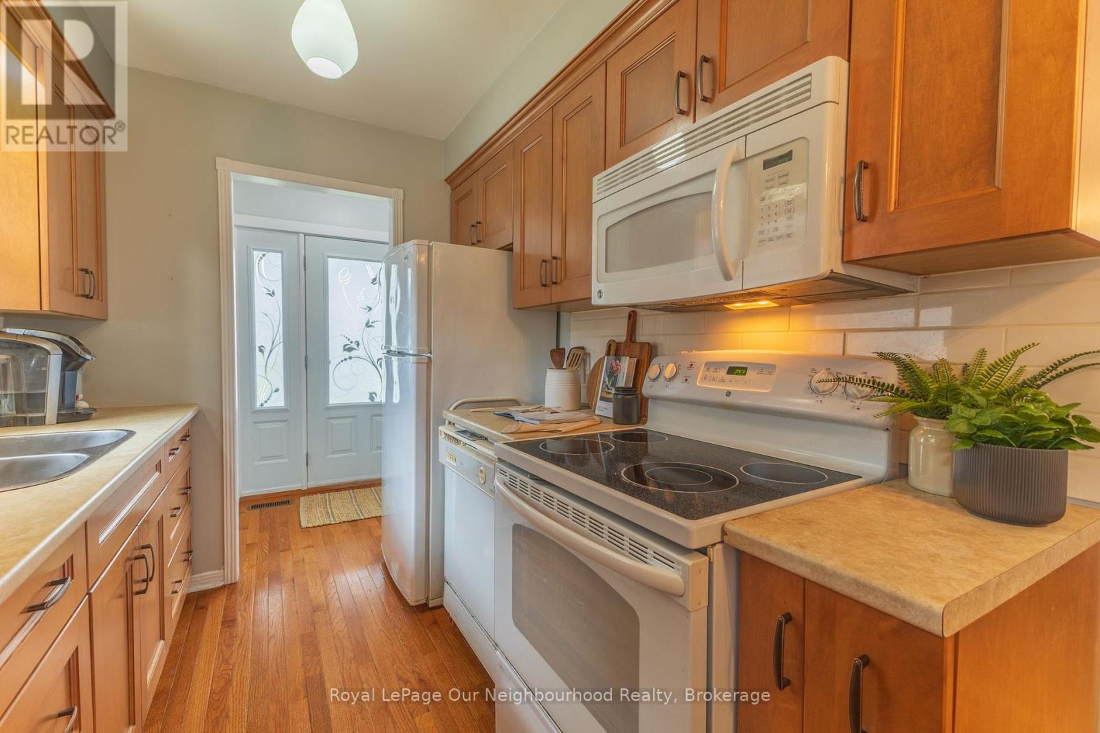 26 Ashdale Crescent, Clarington, Ontario  L1C 3M9 - Photo 7 - E13714322