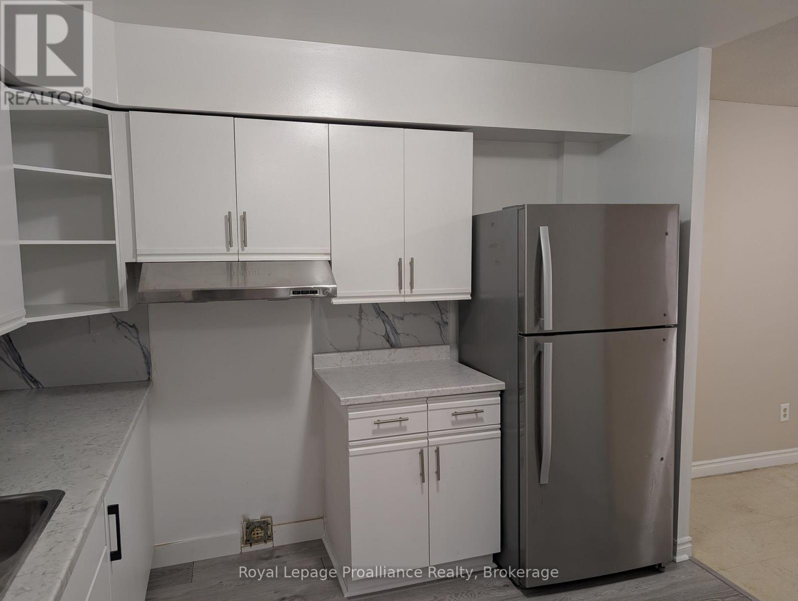 309 - 328 Aylmer Street, Peterborough, Ontario  K9H 3V6 - Photo 4 - X13714394