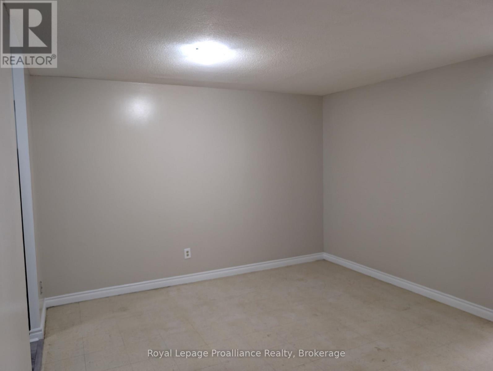 309 - 328 Aylmer Street, Peterborough, Ontario  K9H 3V6 - Photo 5 - X13714394