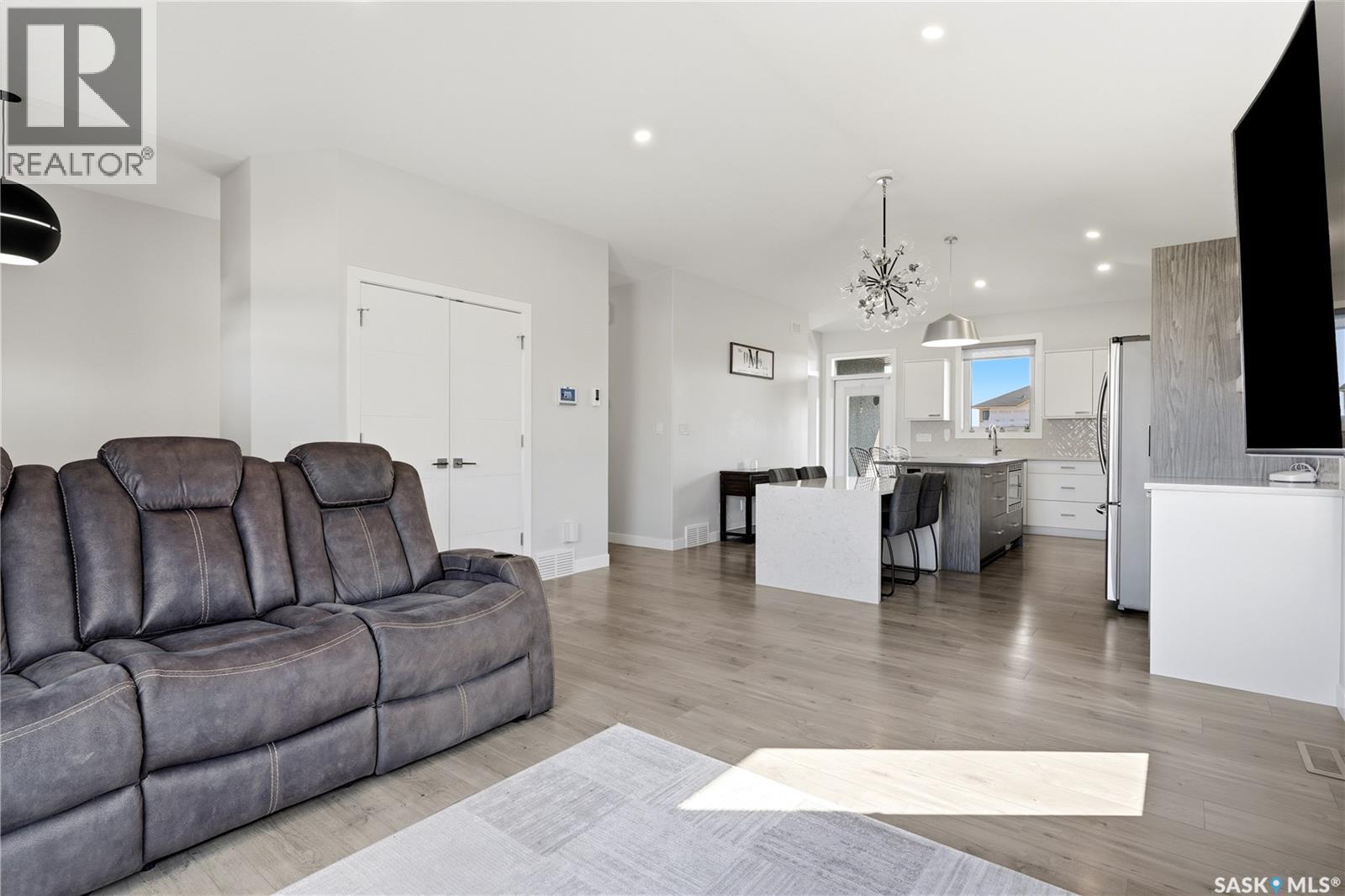 127 Vestor Drive, Pilot Butte, Saskatchewan  S0G 3Z0 - Photo 9 - SK046687