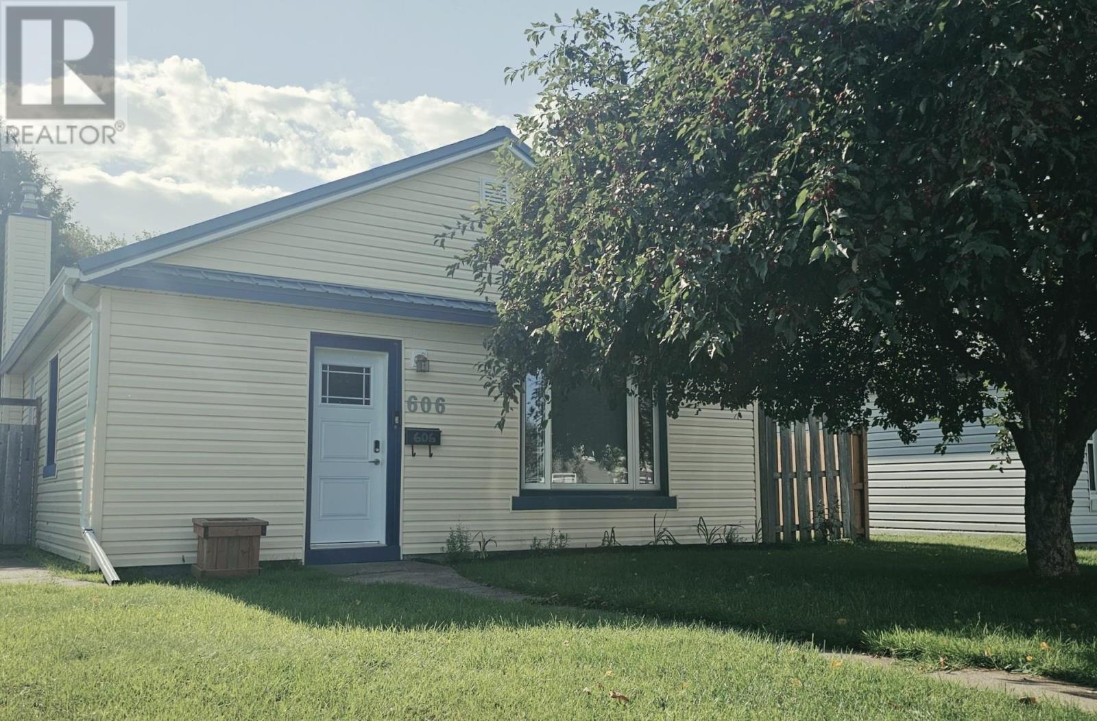 606 Kingsway, Thunder Bay, Ontario