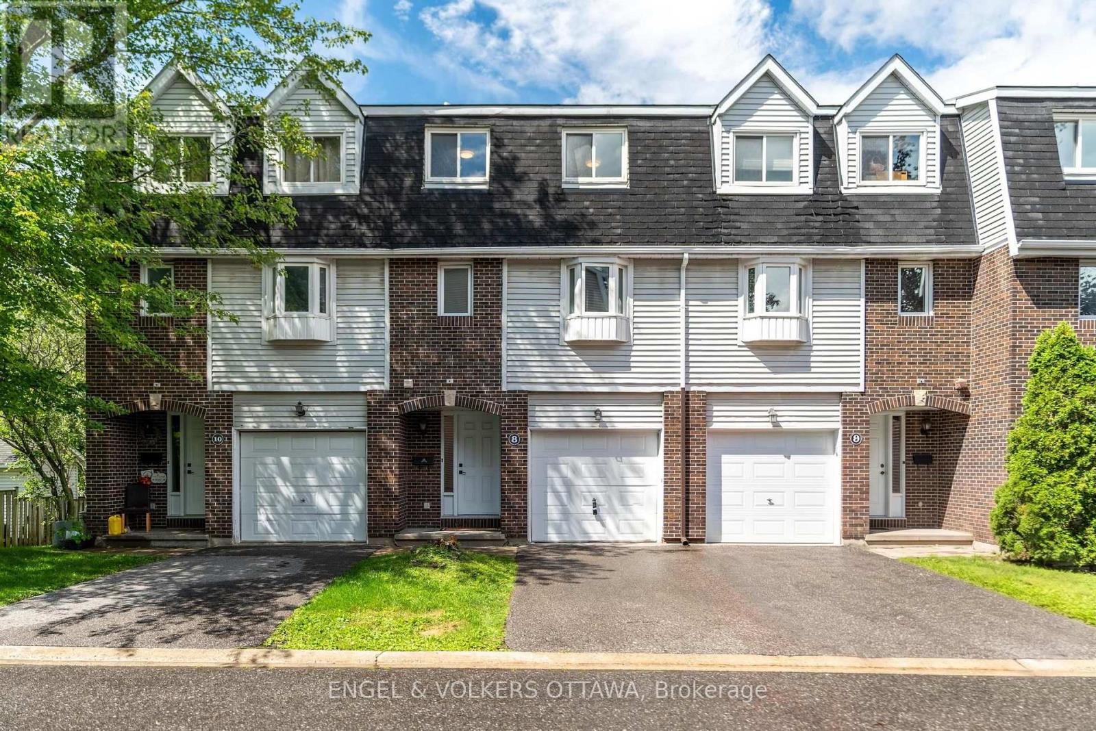 8 ALMOND LANE, Ottawa, Ontario