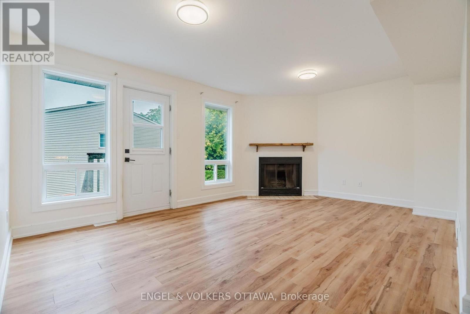 8 Almond Lane, Ottawa, Ontario  K2L 3T2 - Photo 5 - X13714340