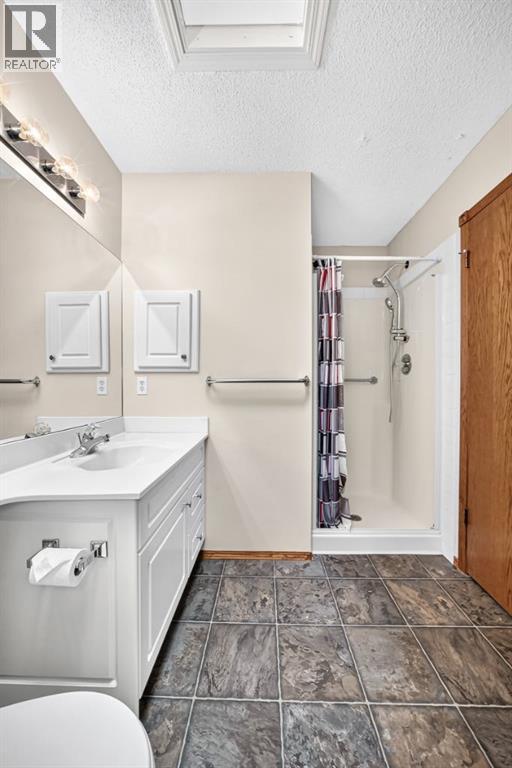 8 Sunlake Close Se, Calgary, Alberta  T2X 3H2 - Photo 23 - A2338134