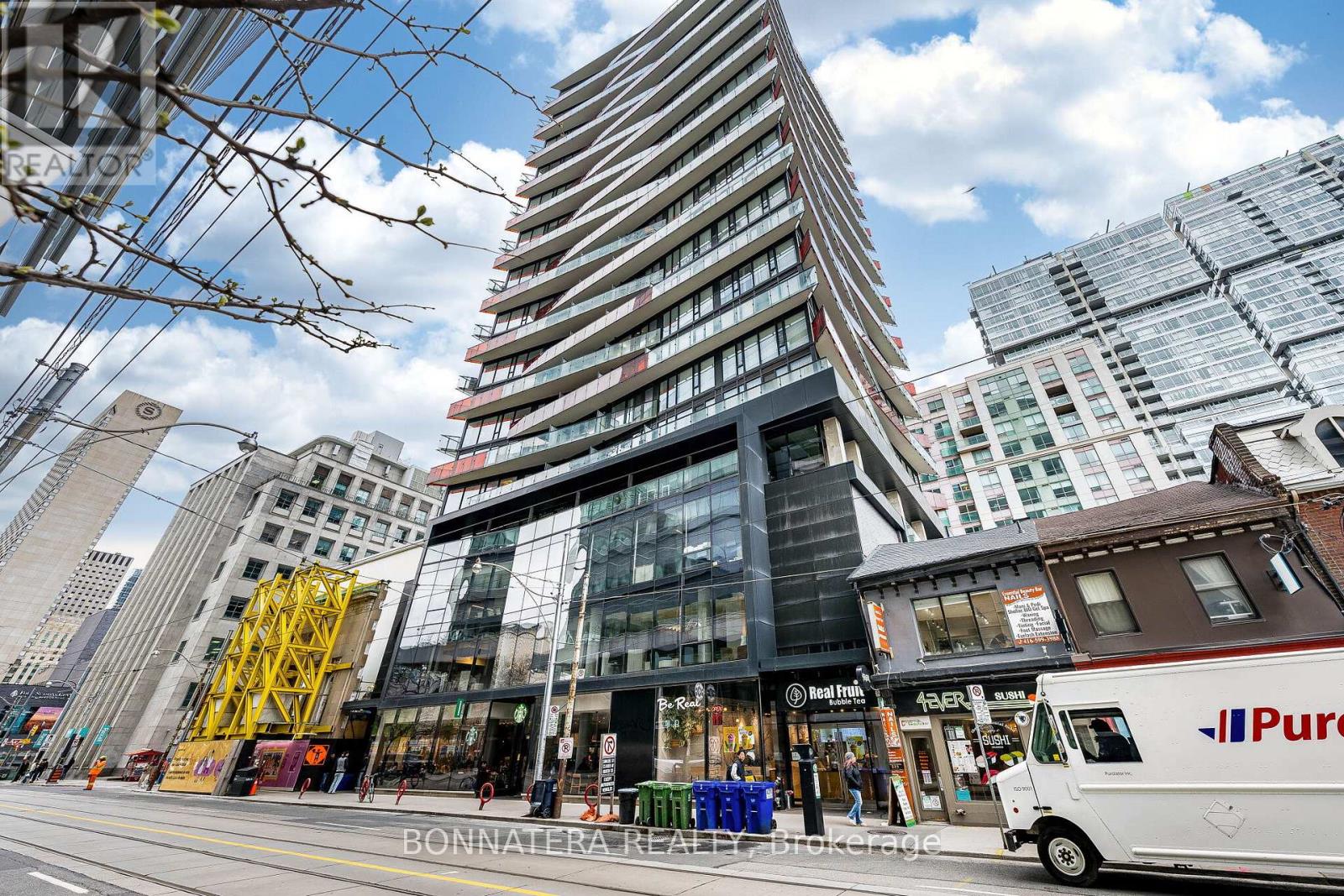 1110 - 215 Queen Street W, Toronto, Ontario  M5V 0P5 - Photo 1 - C13714306