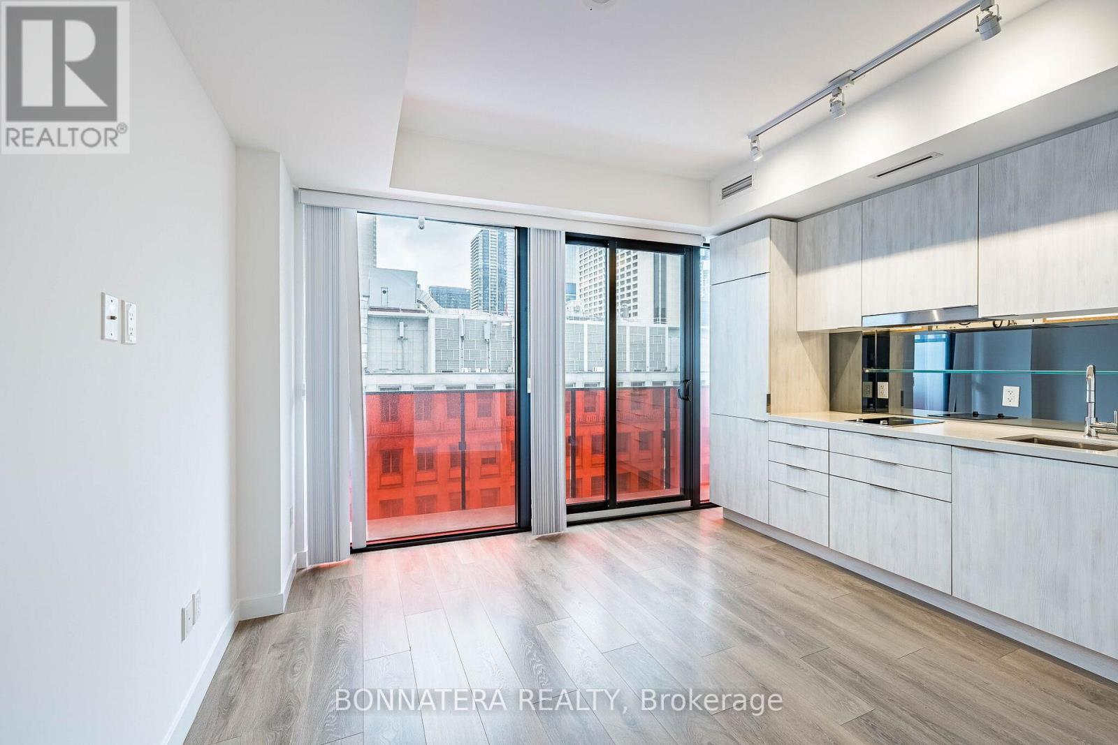 1110 - 215 Queen Street W, Toronto, Ontario  M5V 0P5 - Photo 12 - C13714306