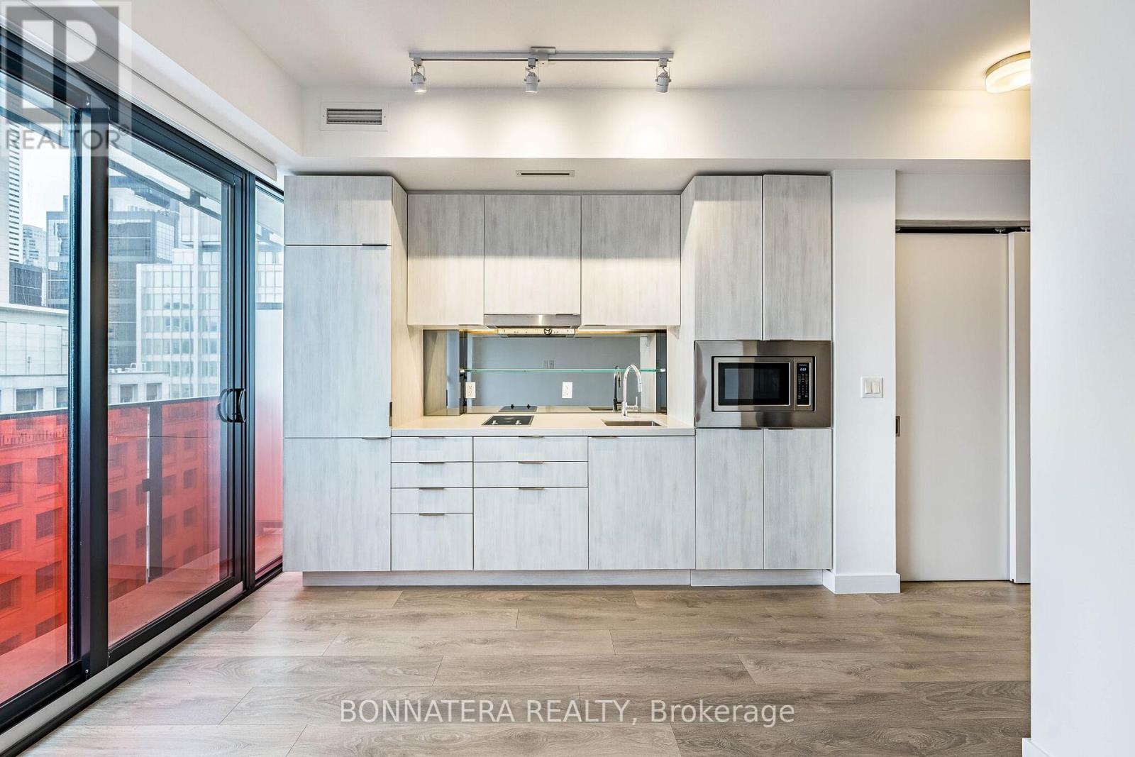 1110 - 215 Queen Street W, Toronto, Ontario  M5V 0P5 - Photo 17 - C13714306