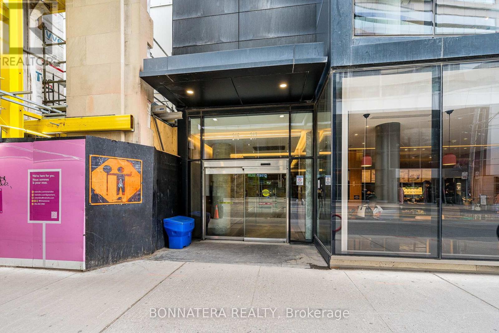 1110 - 215 Queen Street W, Toronto, Ontario  M5V 0P5 - Photo 4 - C13714306