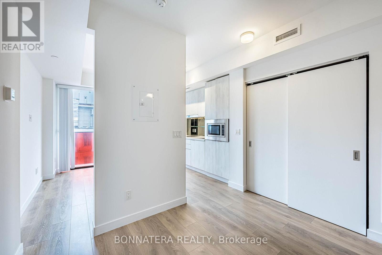 1110 - 215 Queen Street W, Toronto, Ontario  M5V 0P5 - Photo 8 - C13714306