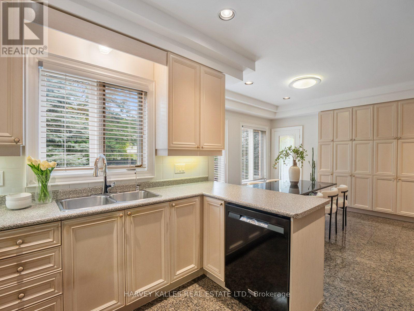 3 Cicada Court, Toronto, Ontario  M3B 1G4 - Photo 9 - C13714328