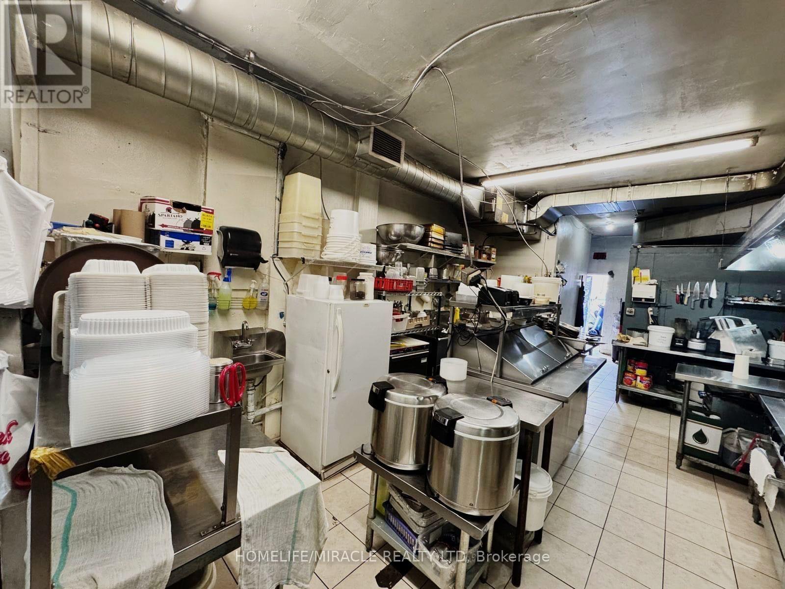 1753 Avenue Road, Toronto, Ontario  M5M 3Y8 - Photo 6 - C13714376