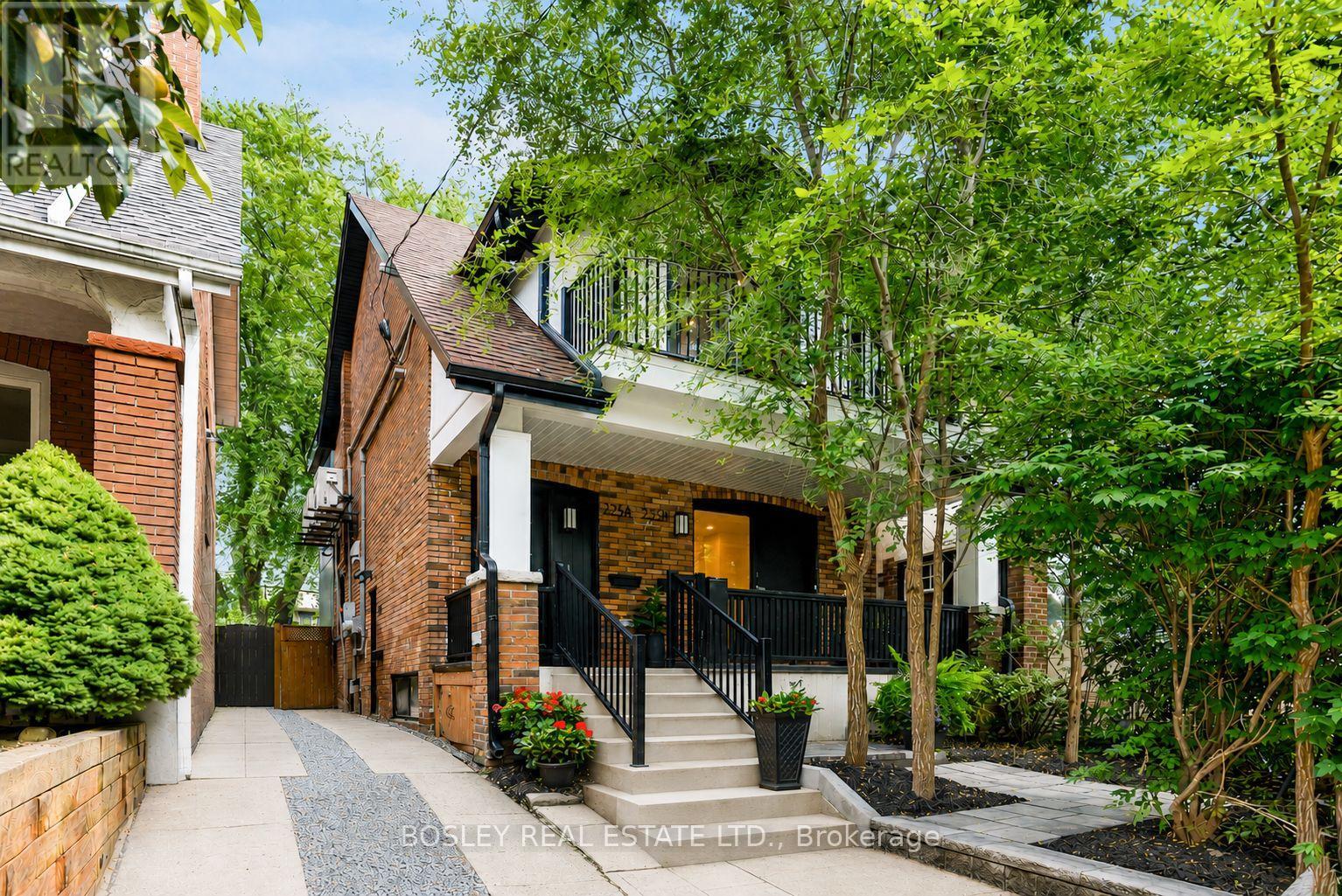 B - 225 Gainsborough Road, Toronto, Ontario  M4L 3C7 - Photo 1 - E13714412