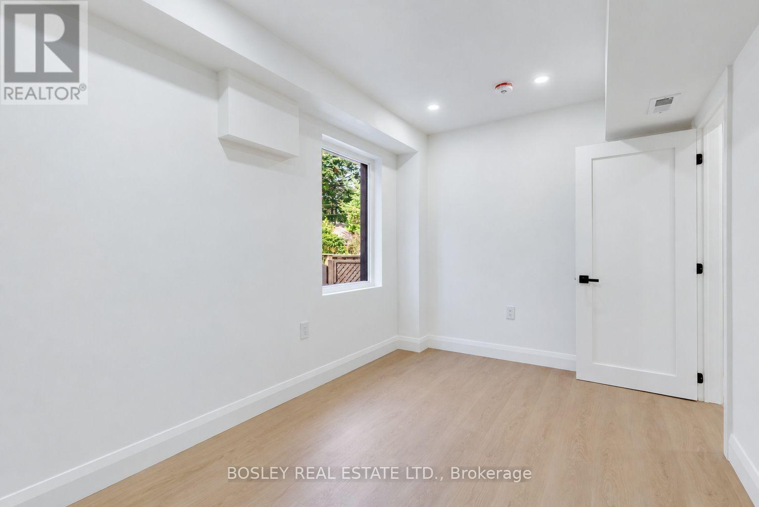 B - 225 Gainsborough Road, Toronto, Ontario  M4L 3C7 - Photo 15 - E13714412
