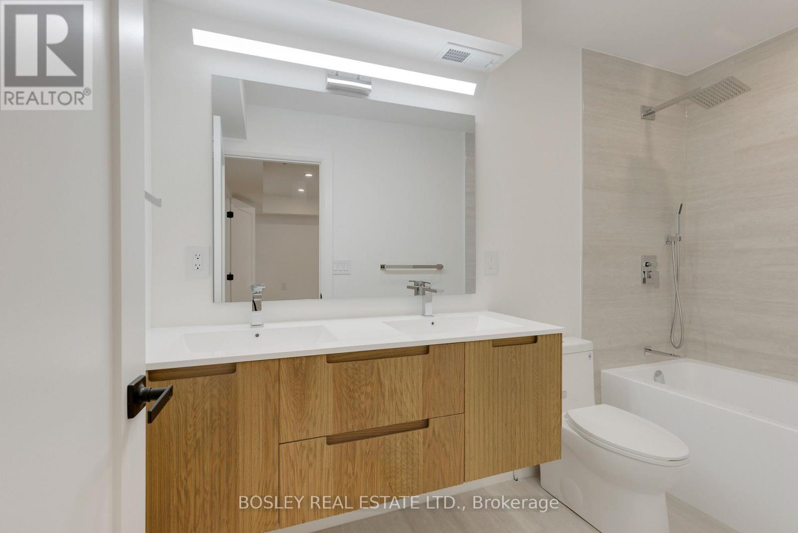 B - 225 Gainsborough Road, Toronto, Ontario  M4L 3C7 - Photo 20 - E13714412