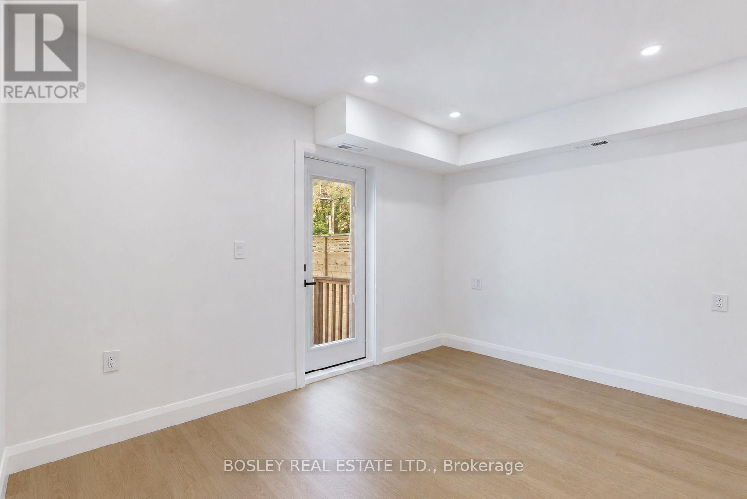 B - 225 Gainsborough Road, Toronto, Ontario  M4L 3C7 - Photo 22 - E13714412