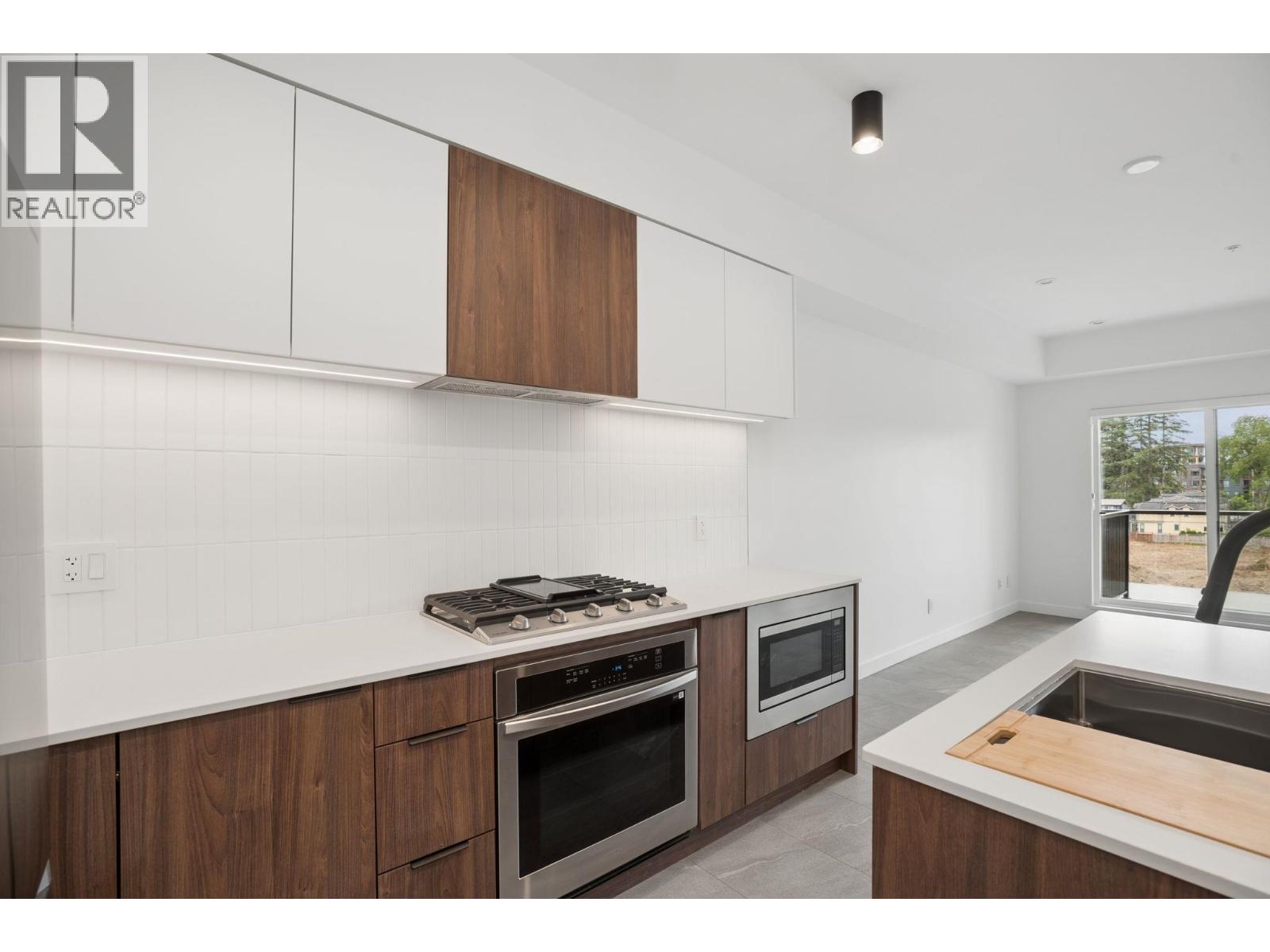 612 623 Kemsley Avenue, Coquitlam, British Columbia V3J 0L8 - Photo 2 - R3158953