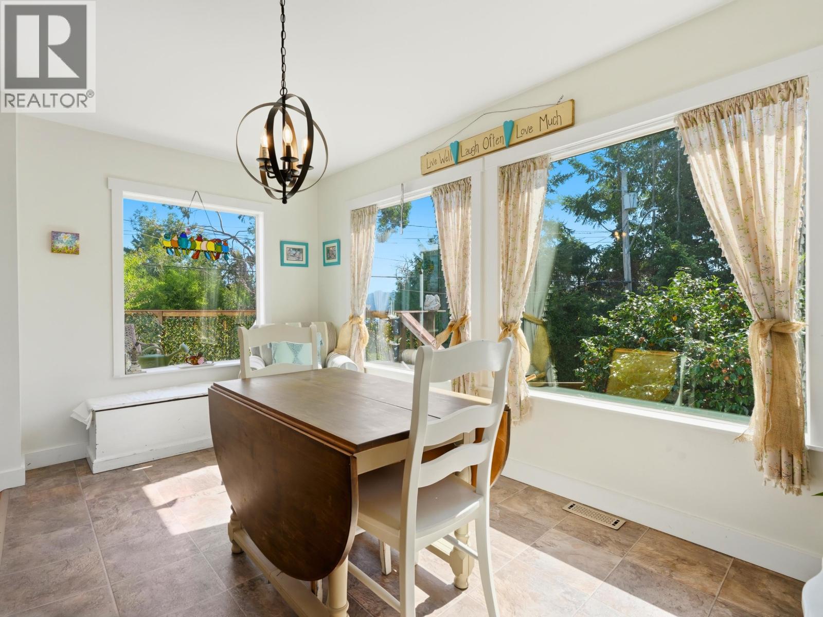 557 North Fletcher Road, Gibsons, British Columbia  V0N 1V9 - Photo 5 - R3158968