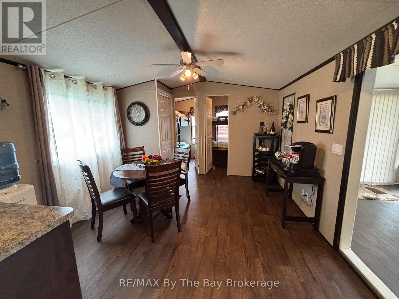 8 Kenora Trail, Wasaga Beach, Ontario  L9Z 1X7 - Photo 10 - S13714298