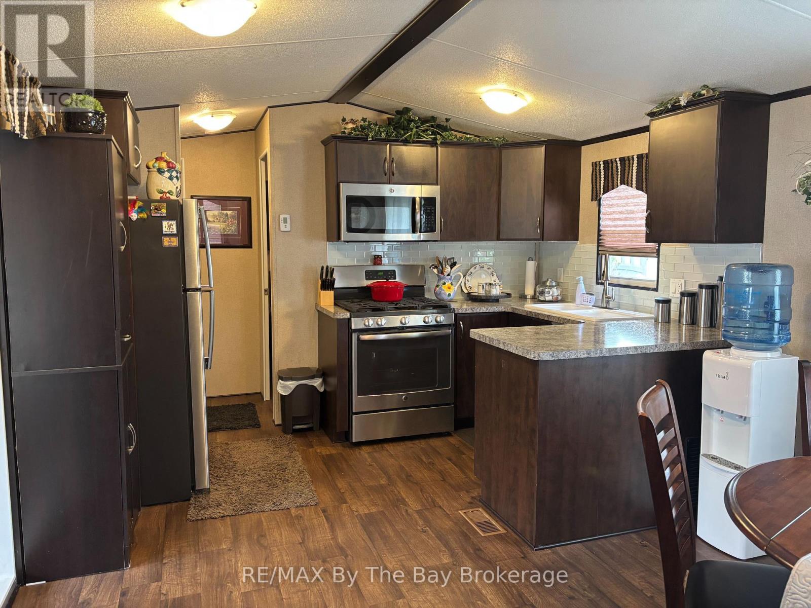 8 Kenora Trail, Wasaga Beach, Ontario  L9Z 1X7 - Photo 12 - S13714298
