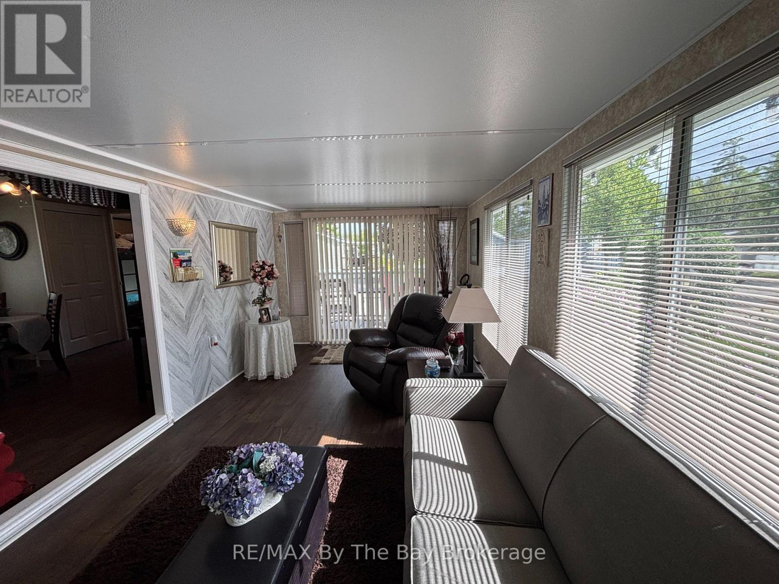 8 Kenora Trail, Wasaga Beach, Ontario  L9Z 1X7 - Photo 15 - S13714298