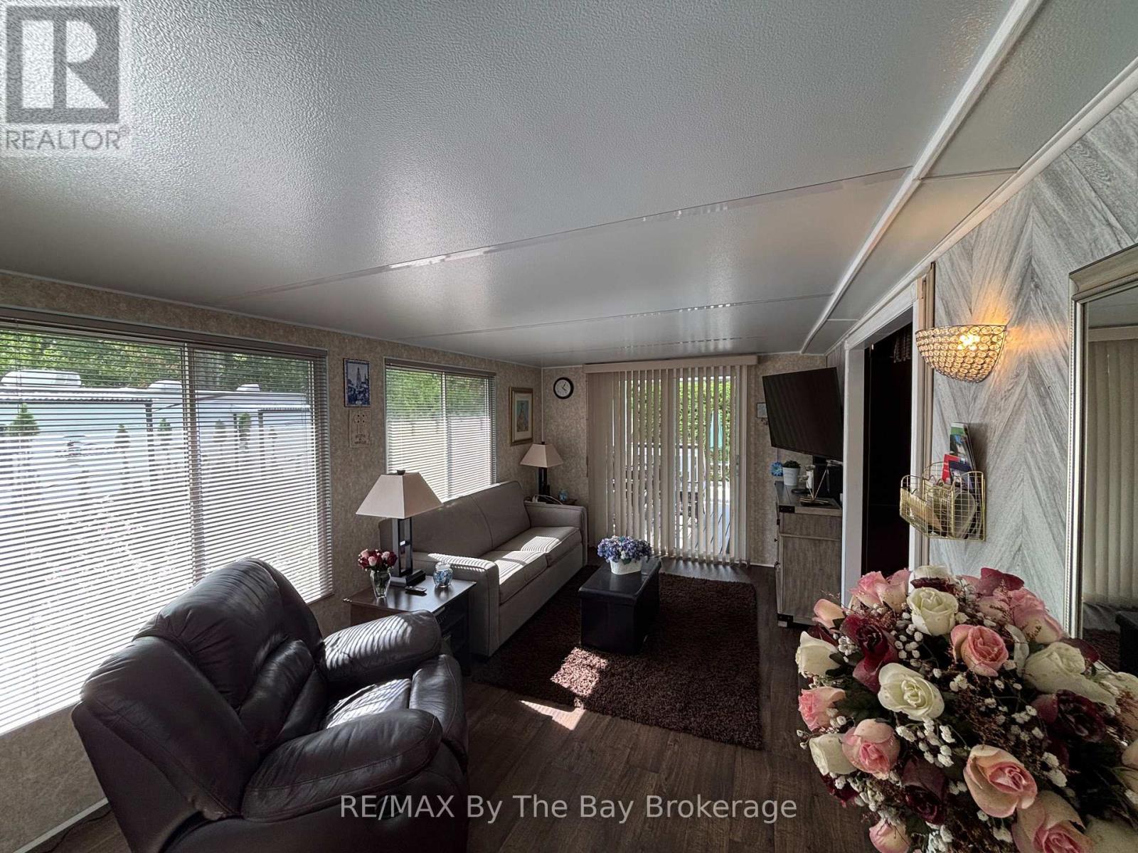 8 Kenora Trail, Wasaga Beach, Ontario  L9Z 1X7 - Photo 16 - S13714298