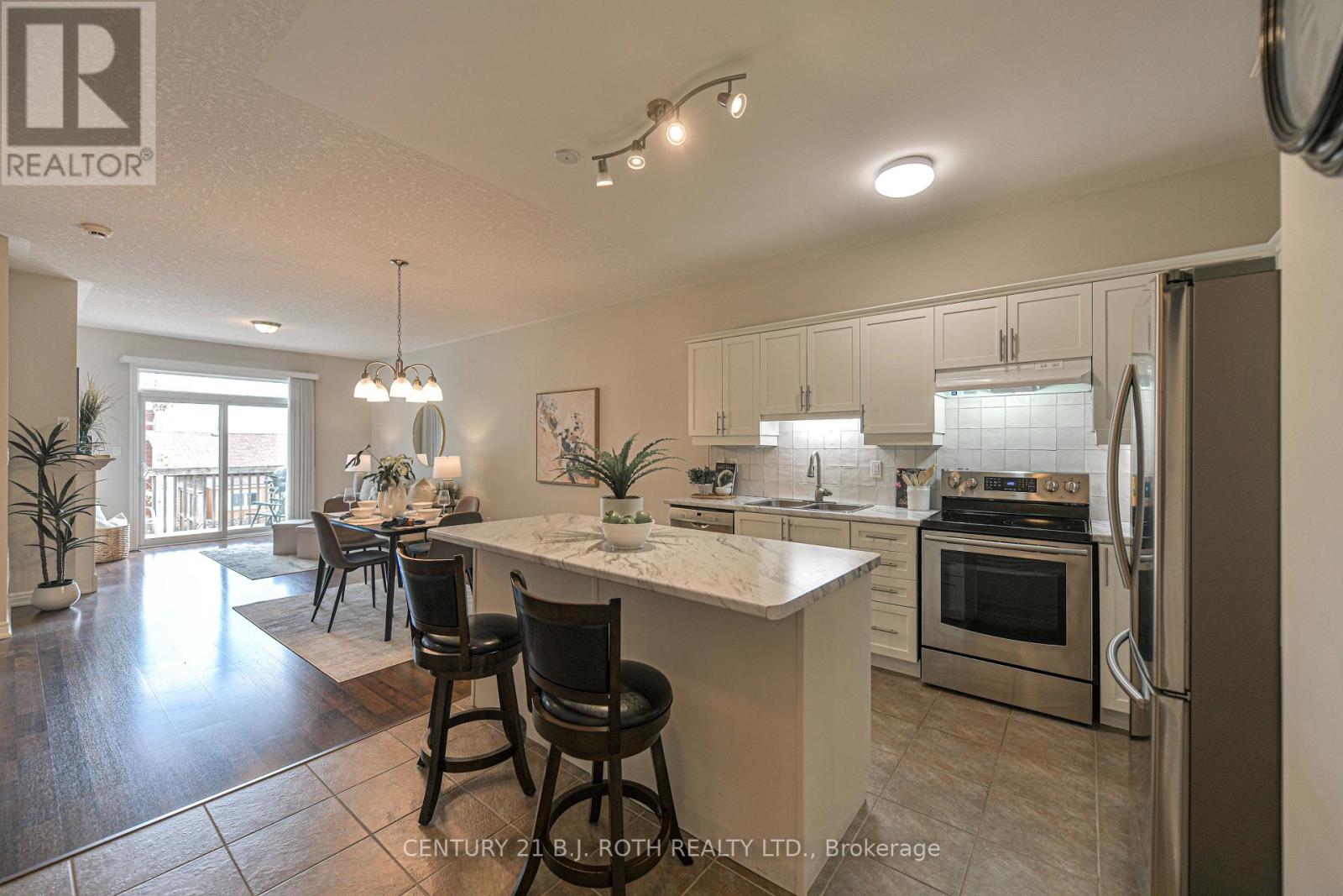 10 Canterbury Circle, Orillia, Ontario  L3V 0C9 - Photo 6 - S13714390