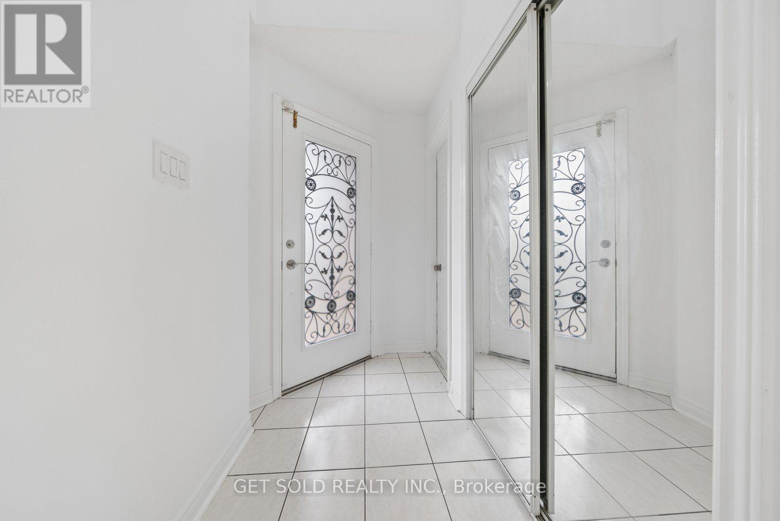57 Oaklea Boulevard, Brampton, Ontario  L6Y 4W7 - Photo 5 - W13714292