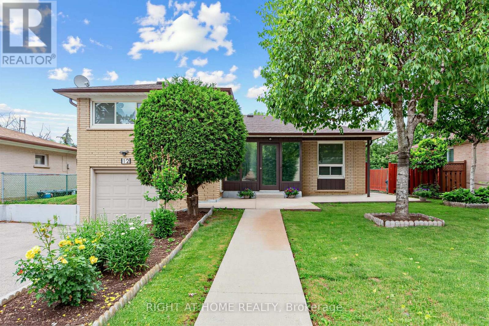12 CANDLEWOOD CRESCENT, Toronto, Ontario