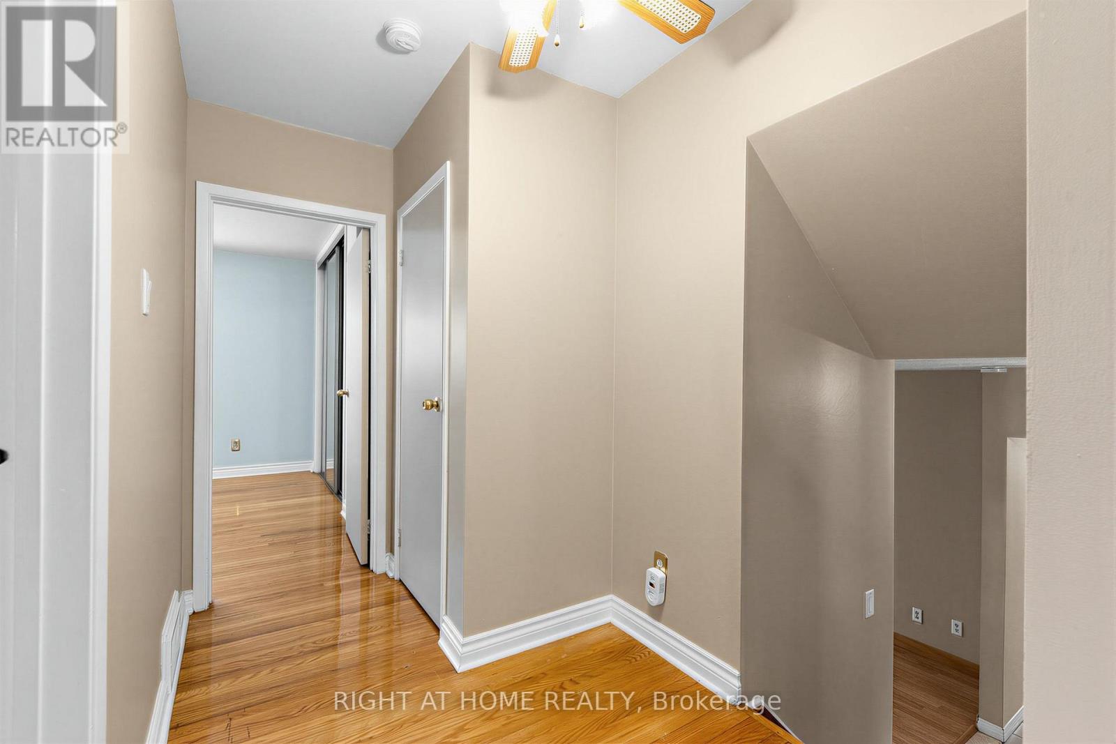 12 Candlewood Crescent, Toronto, Ontario  M3J 1G8 - Photo 15 - W13714354