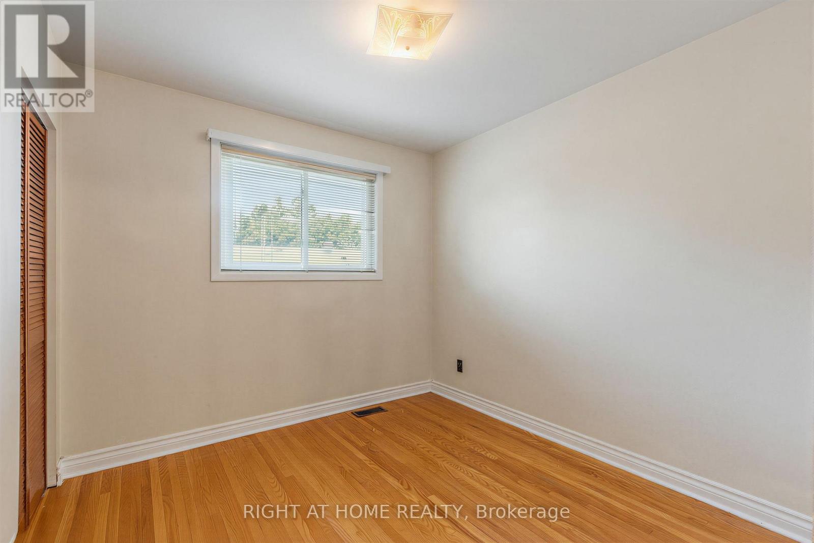 12 Candlewood Crescent, Toronto, Ontario  M3J 1G8 - Photo 22 - W13714354