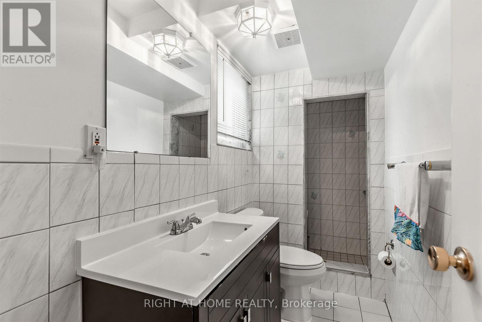 12 Candlewood Crescent, Toronto, Ontario  M3J 1G8 - Photo 25 - W13714354