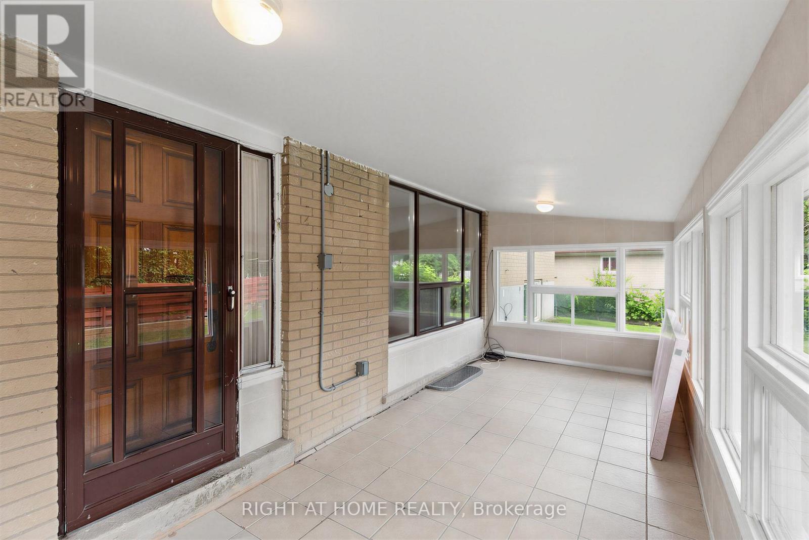 12 Candlewood Crescent, Toronto, Ontario  M3J 1G8 - Photo 31 - W13714354
