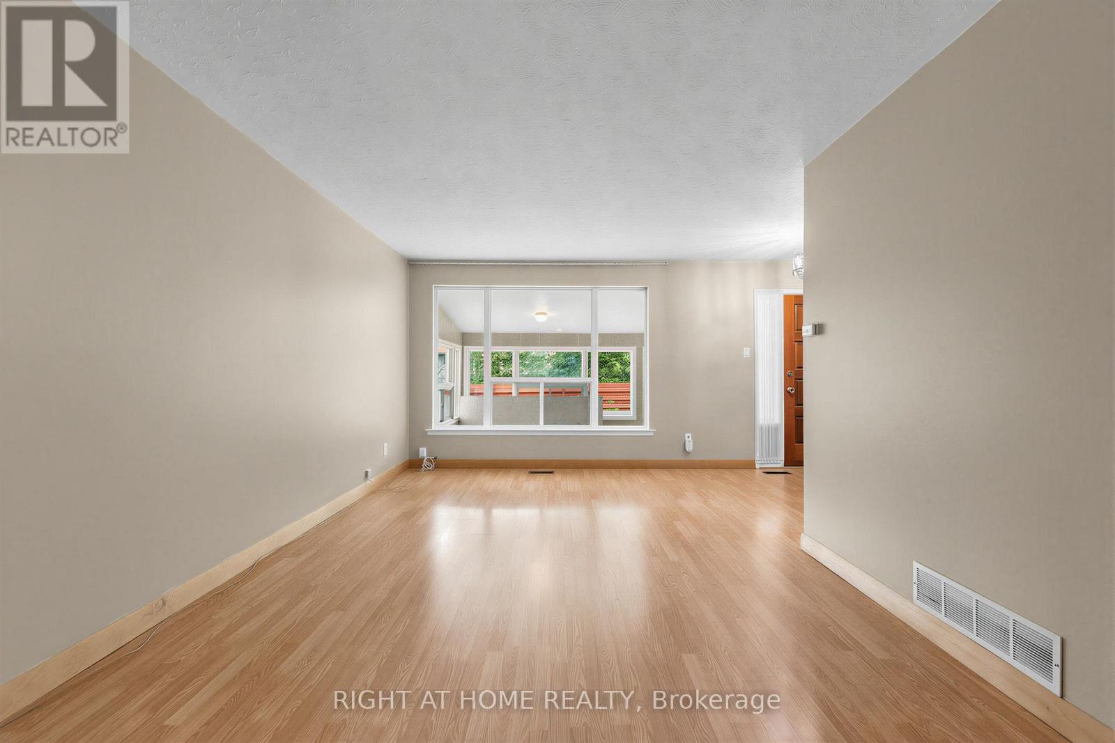 12 Candlewood Crescent, Toronto, Ontario  M3J 1G8 - Photo 5 - W13714354