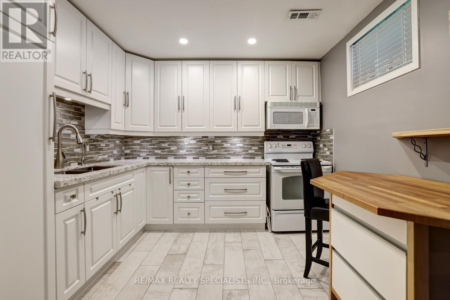 293 Louis Drive, Mississauga, Ontario  L5B 1Z2 - Photo 28 - W13714360