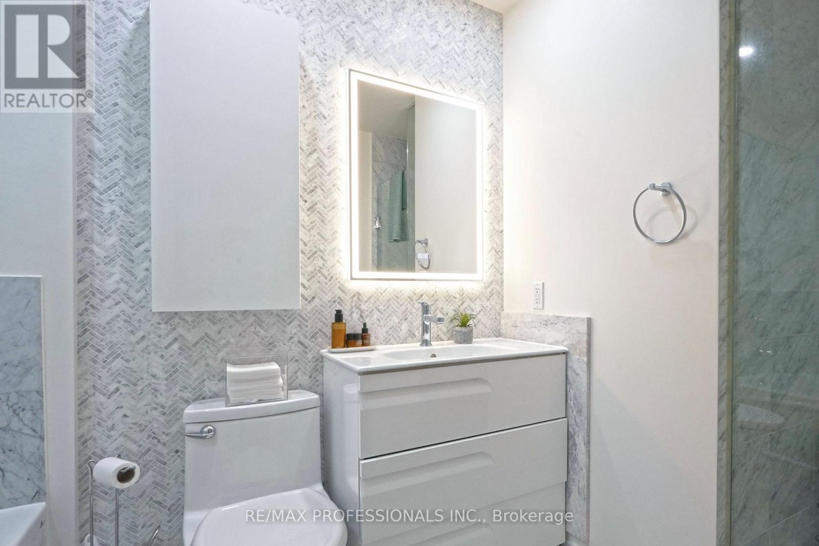 514 - 3085 Bloor Street W, Toronto, Ontario  M8X 1Z4 - Photo 5 - W13714388