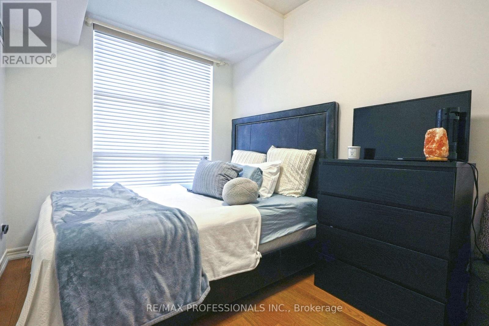514 - 3085 BLOOR STREET W